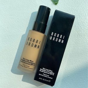 Bobbi Brown Foundation in Warm Honey - travel size